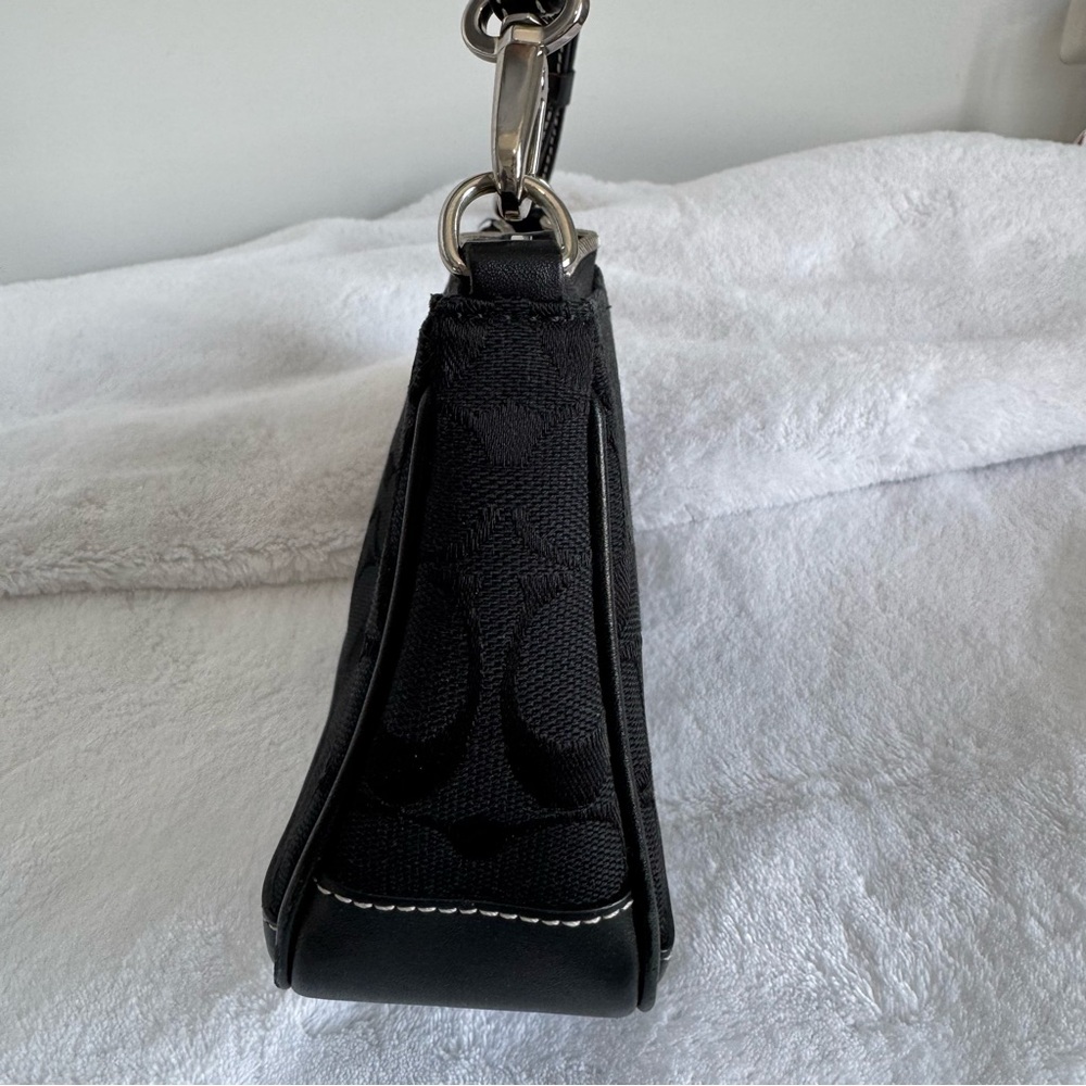 Black Vintage Y2K Coach Handbag - Model 6094 - Picture 10 of 13
